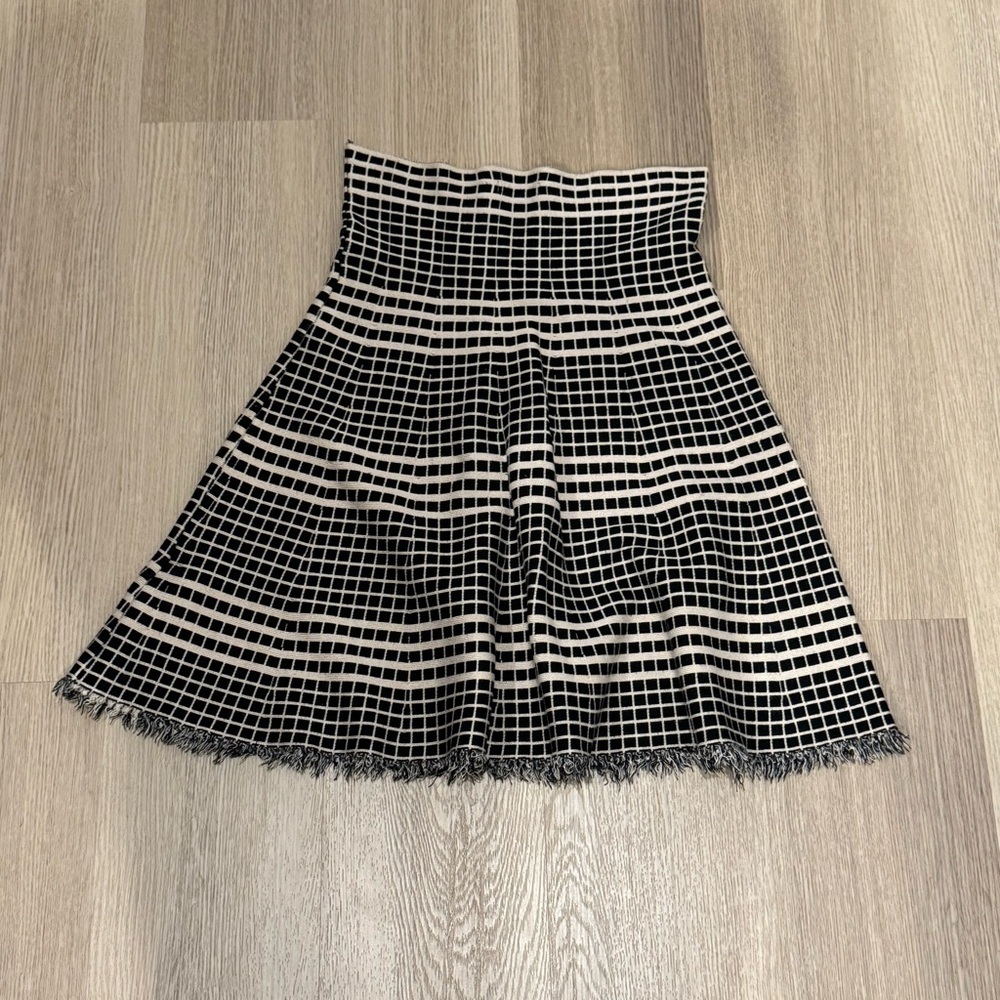 Max Studio High Waisted Midi Checkered Skirt Size M/L - Picture 3 of 4
